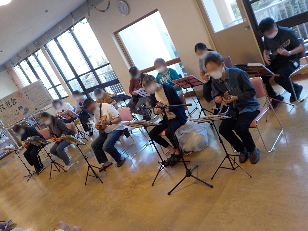 長崎　道ノ尾病院　精神科　デイケア　　　ウクレレ教室