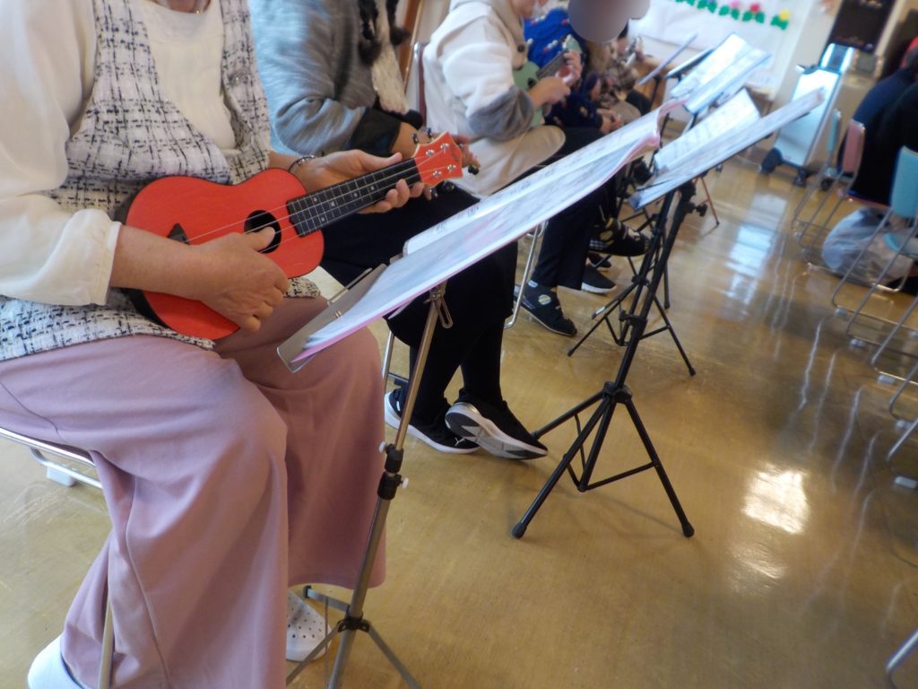 長崎　精神科　デイケア　道ノ尾病院　クリスマス会　忘年会　ウクレレ