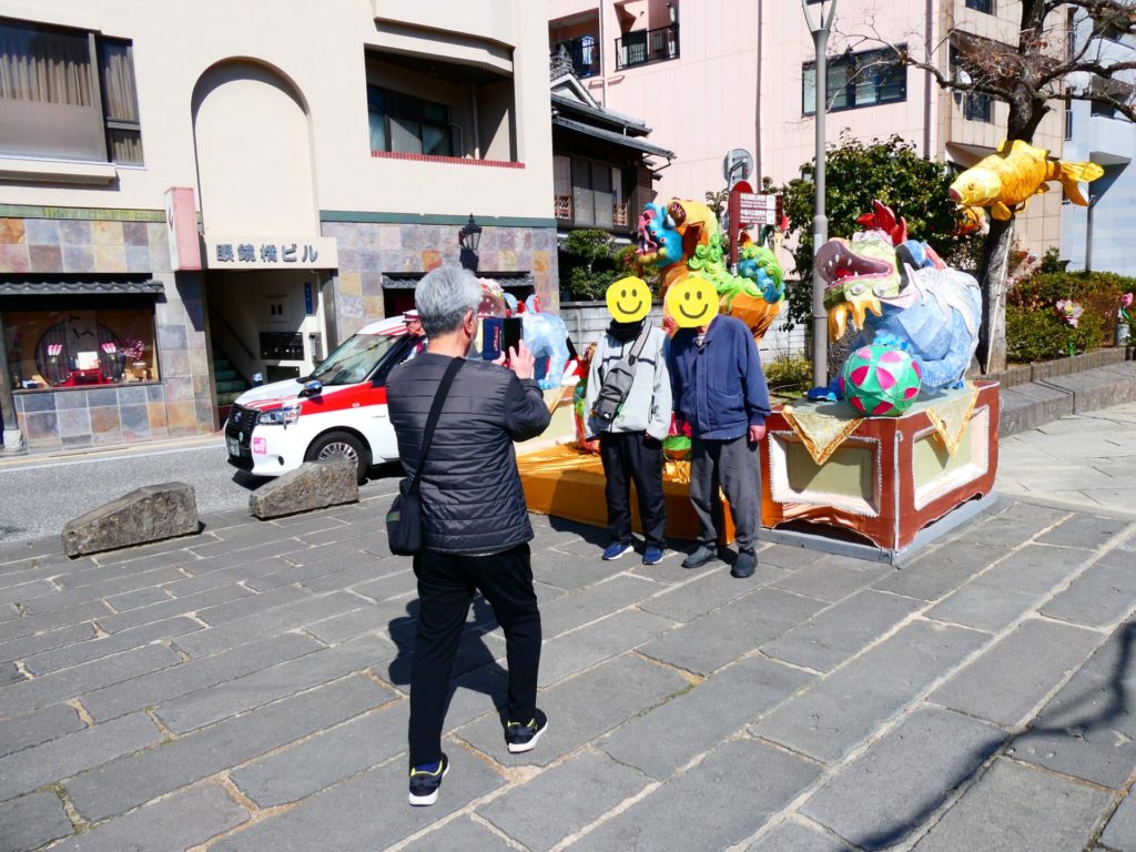 長崎　精神科　道ノ尾病院　デイケア　ランタンフェスティバル　中島川　眼鏡橋　観光　ランタン　黄色