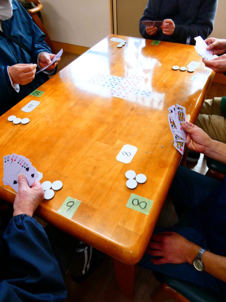 長崎　道ノ尾病院　精神科　デイケア　室内　ゲーム　大会　トランプ