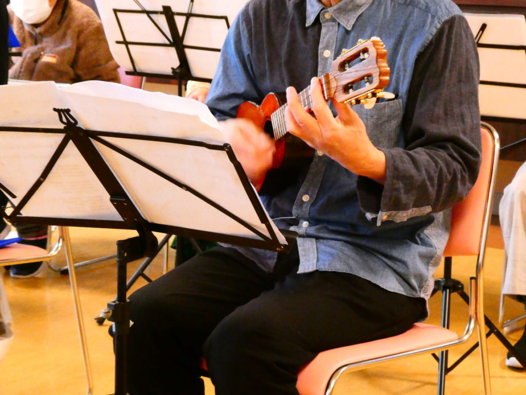 長崎　精神科　デイケア　道ノ尾病院　春　桜　お茶会　抹茶　イベント　ウクレレ　ウクレレ教室