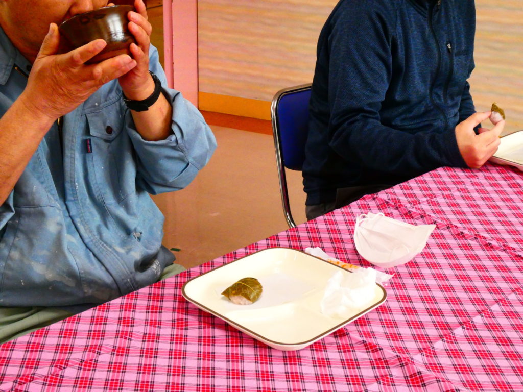 長崎　精神科　デイケア　道ノ尾病院　春　桜　お茶会　抹茶　イベント　桜餅　大福