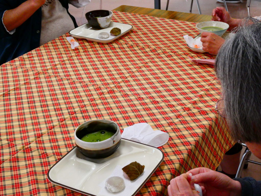 長崎　精神科　デイケア　道ノ尾病院　春　桜　お茶会　抹茶　イベント　桜餅　大福