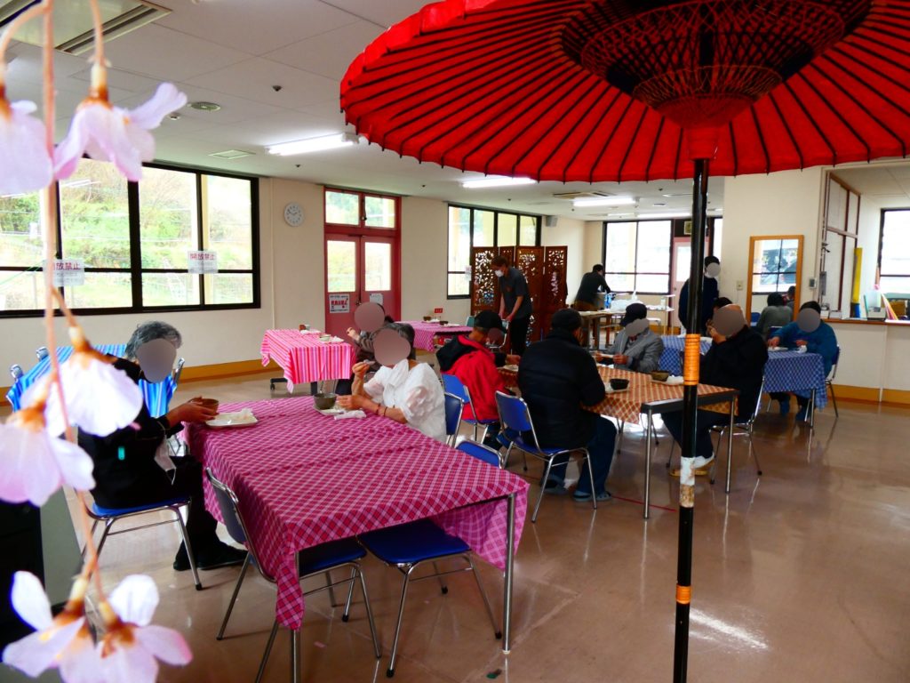 長崎　精神科　デイケア　道ノ尾病院　春　桜　お茶会　抹茶　イベント　桜餅　大福